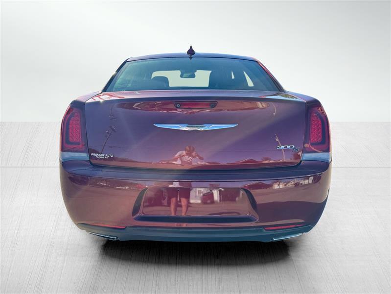 Chrysler 300 photo 6