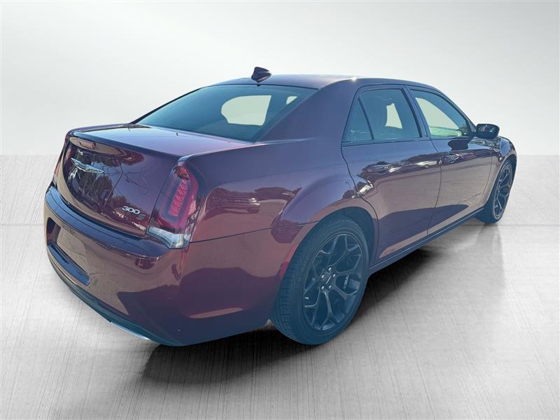 Chrysler 300 photo 7
