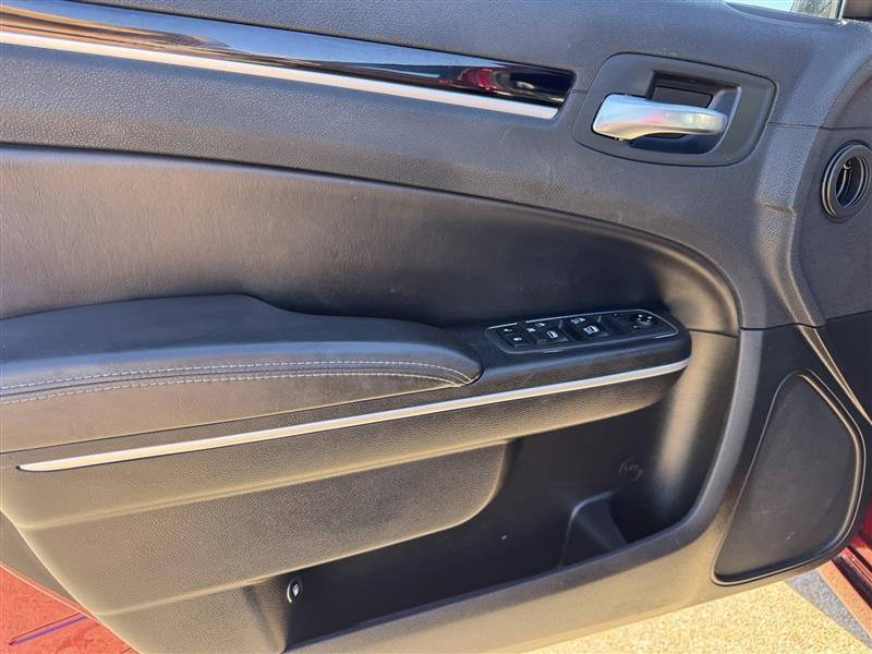 Chrysler 300 photo 10
