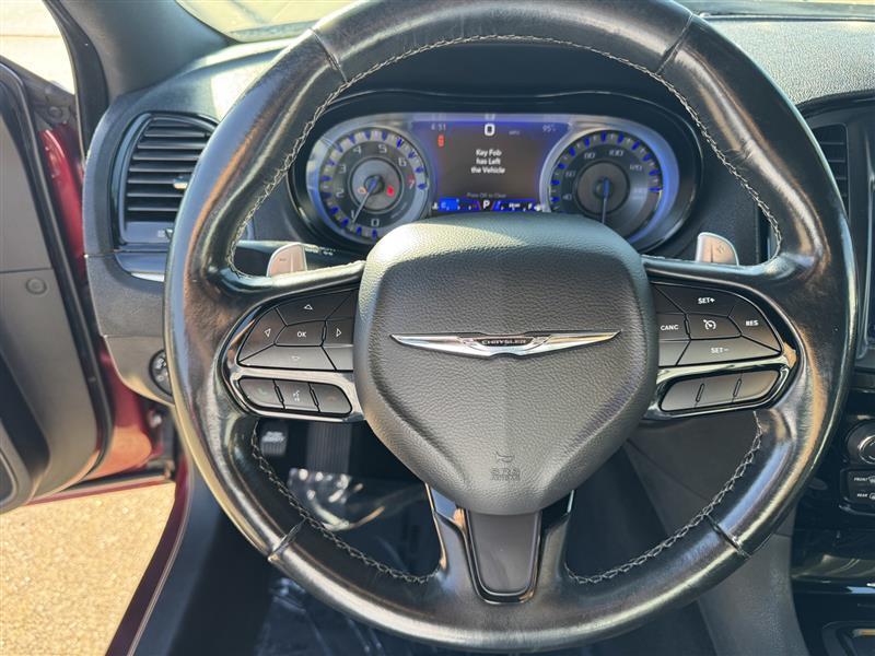 Chrysler 300 photo 13