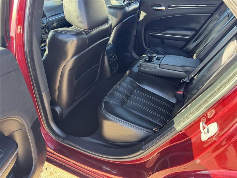 Chrysler 300 photo 22