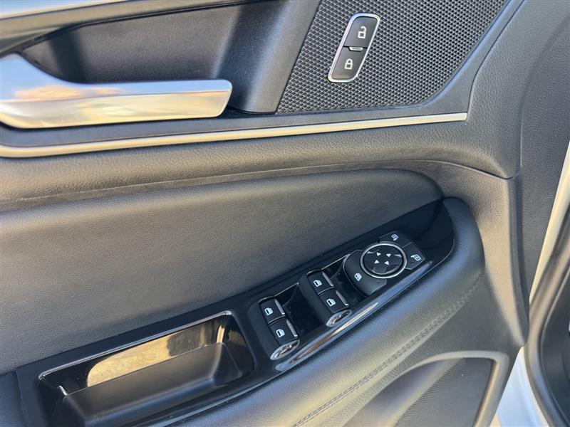 Ford Edge photo 12