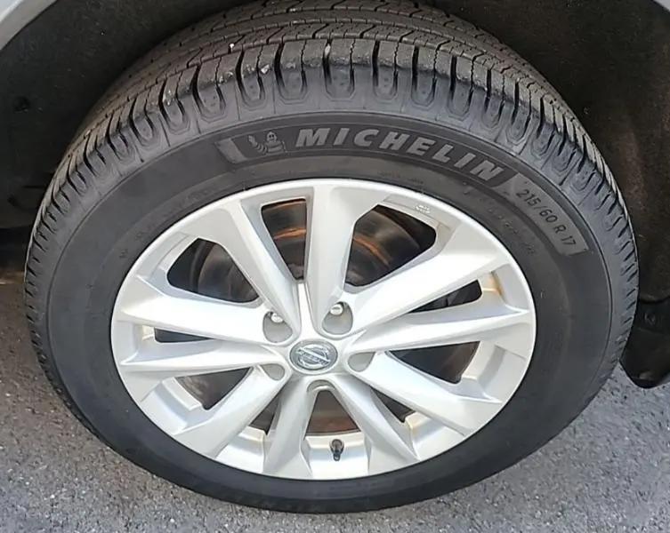 Nissan Rogue Sport SV AWD 2017