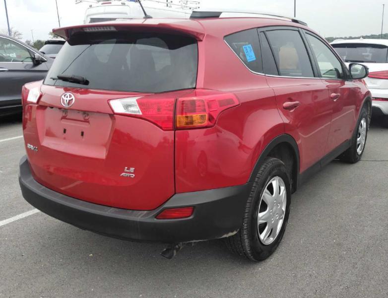 Toyota RAV4 LE AWD 2015