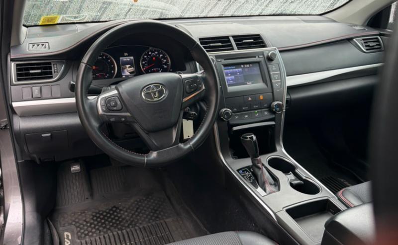 Toyota Camry SE 2016