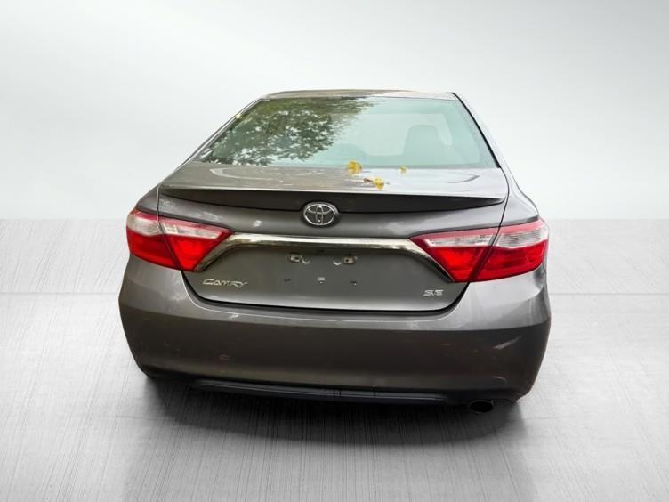Toyota Camry SE 2016