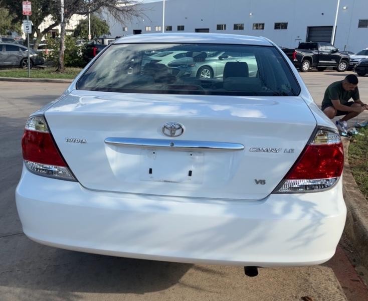 Toyota Camry LE V6 2005