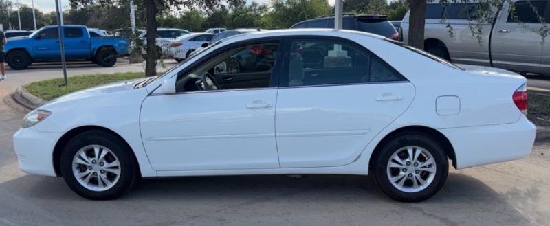 Toyota Camry LE V6 2005