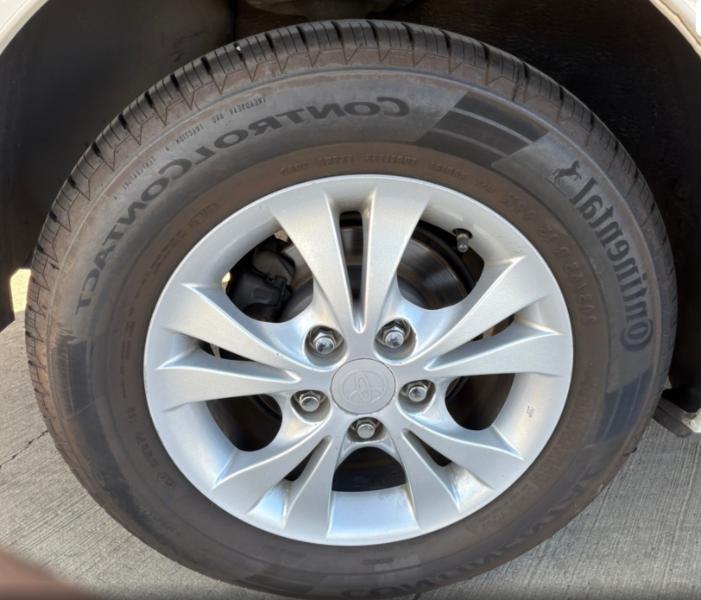 Toyota Camry LE V6 2005