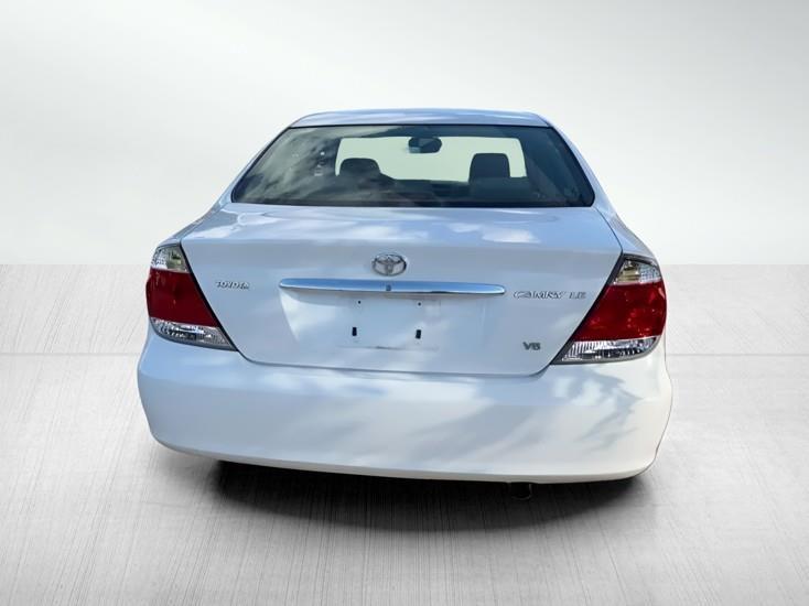 Toyota Camry LE V6 2005