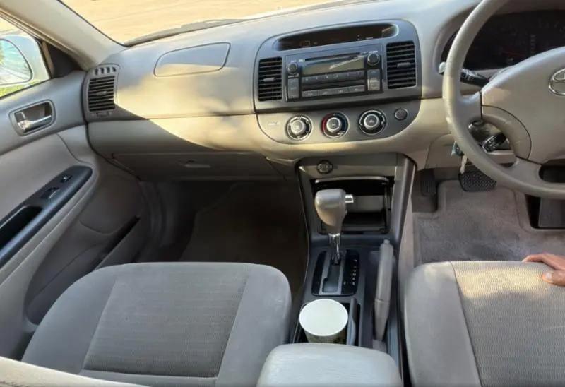 Toyota Camry LE V6 2005