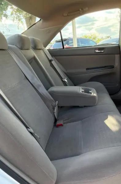 Toyota Camry LE V6 2005