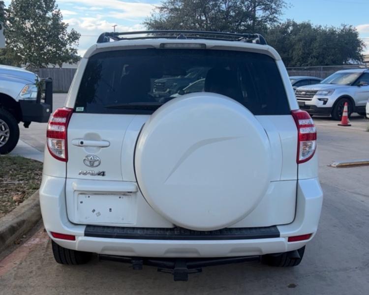 Toyota RAV4 Limited FWD 2012
