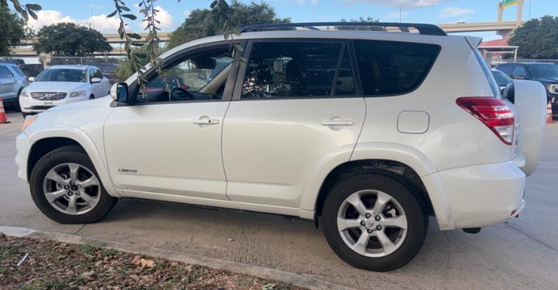 Toyota RAV4 Limited FWD 2012