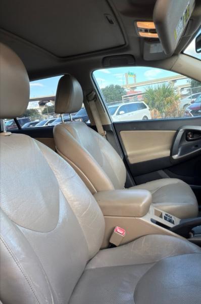 Toyota RAV4 Limited FWD 2012