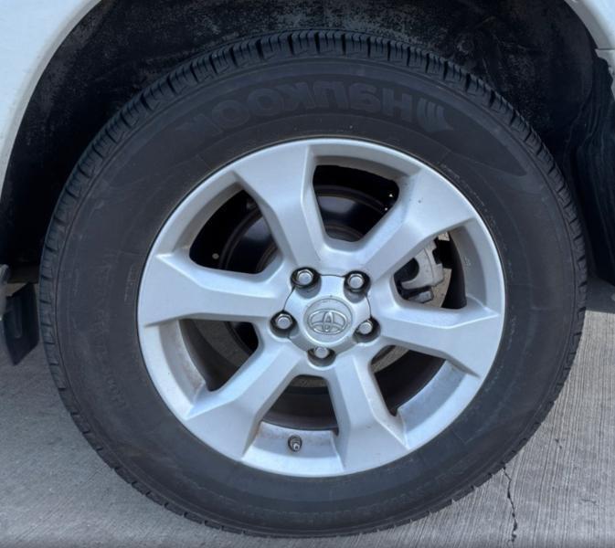 Toyota RAV4 Limited FWD 2012