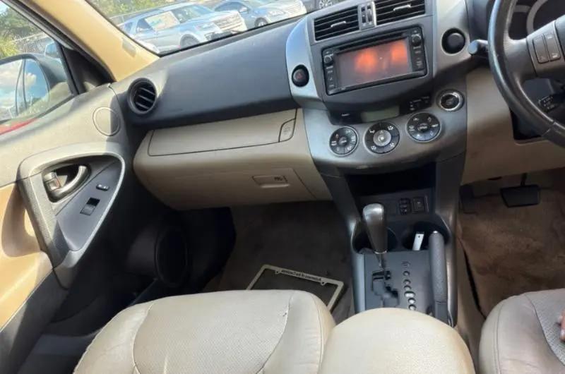 Toyota RAV4 Limited FWD 2012