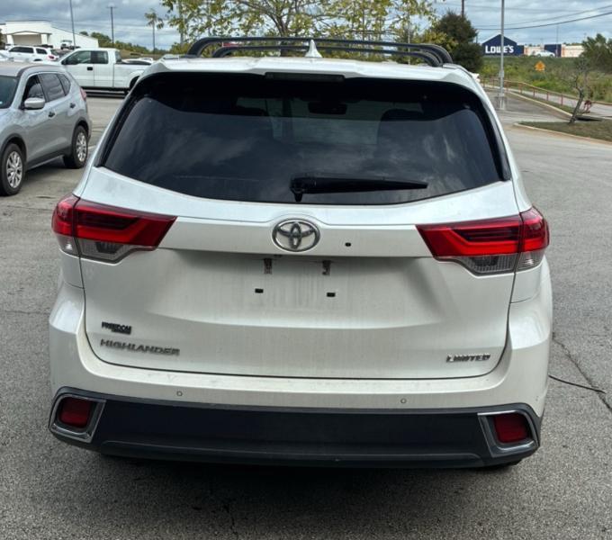 Toyota Highlander Limited FWD V6 2017