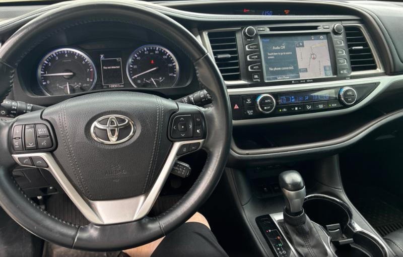 Toyota Highlander Limited FWD V6 2017