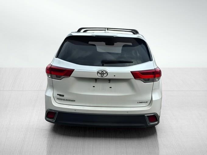 Toyota Highlander Limited FWD V6 2017