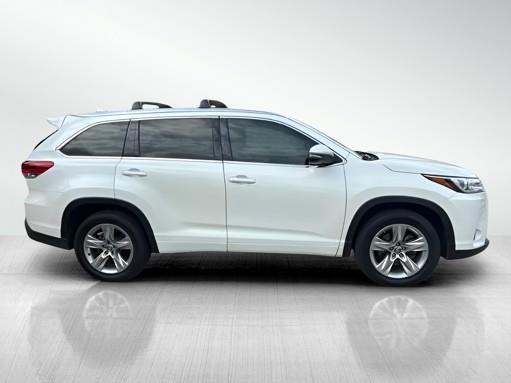 Toyota Highlander Limited FWD V6 2017