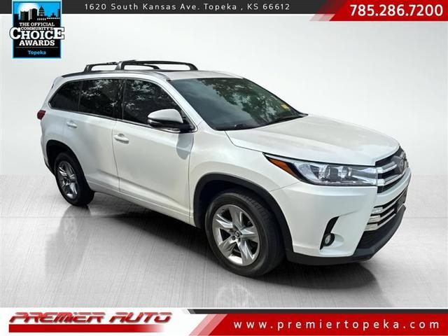 White 2017 Toyota Highlander SUV / Crossover Front-Wheel Drive Automatic