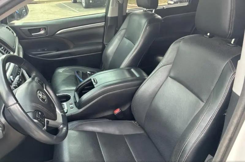Toyota Highlander photo 7