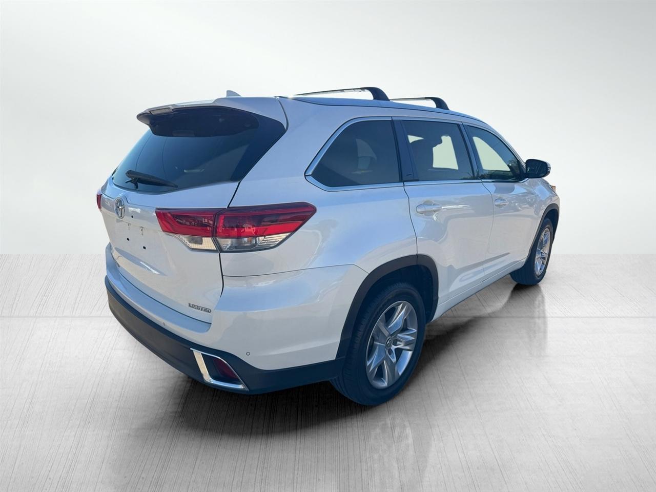 Toyota Highlander Limited FWD V6 2017