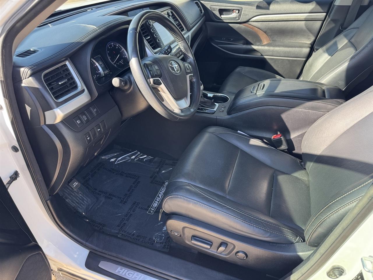 Toyota Highlander Limited FWD V6 2017