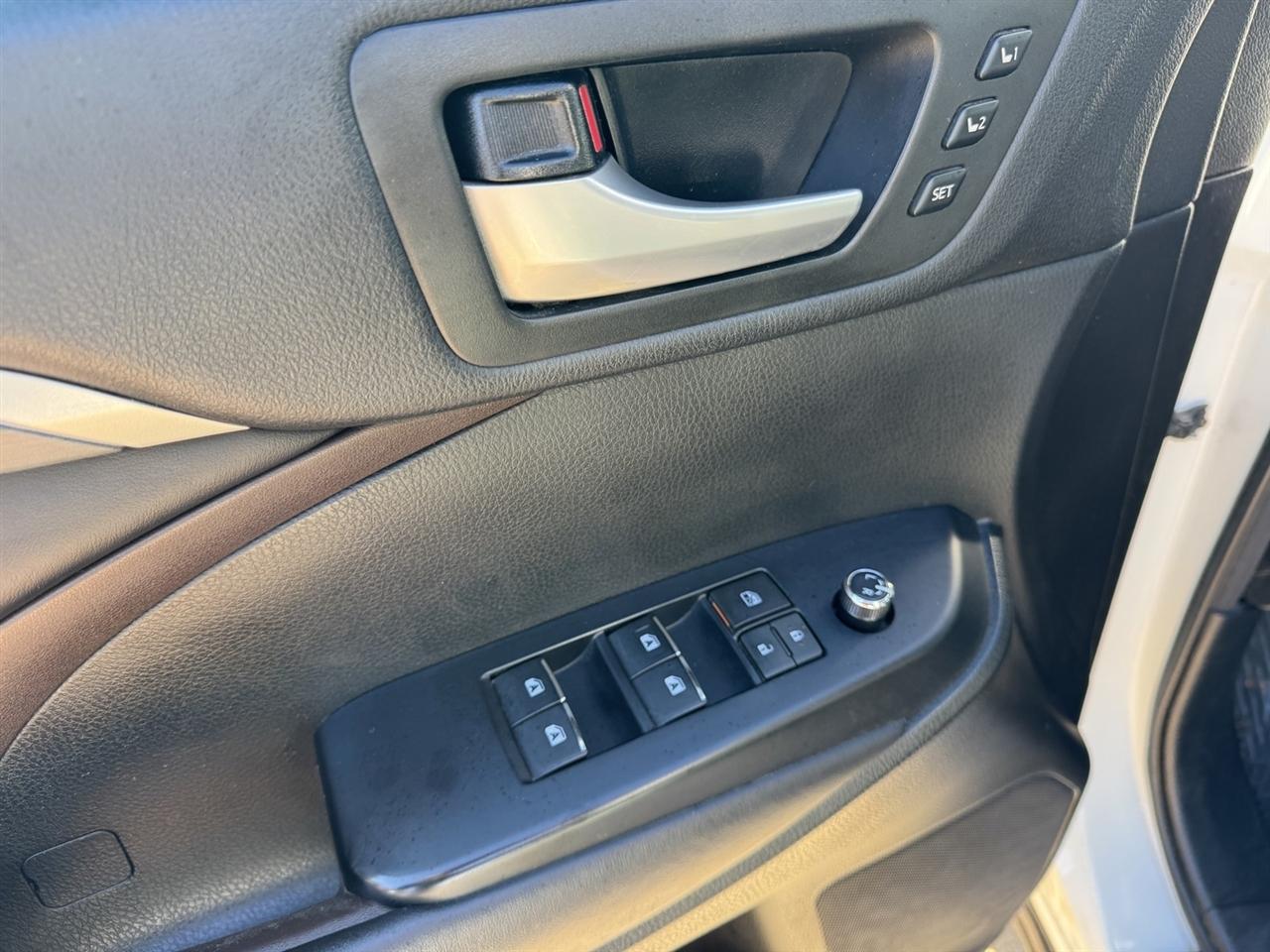Toyota Highlander Limited FWD V6 2017