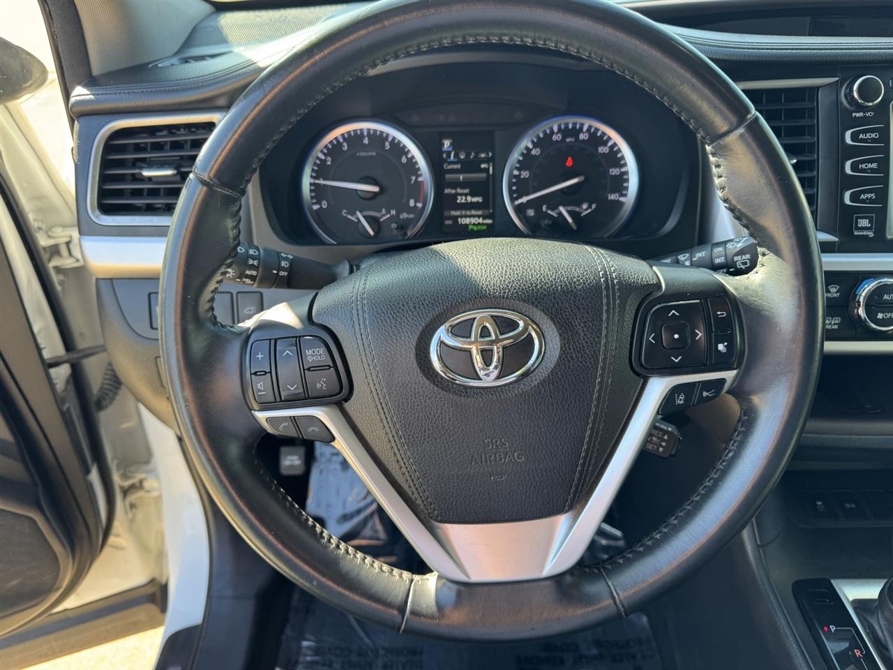 Toyota Highlander Limited FWD V6 2017