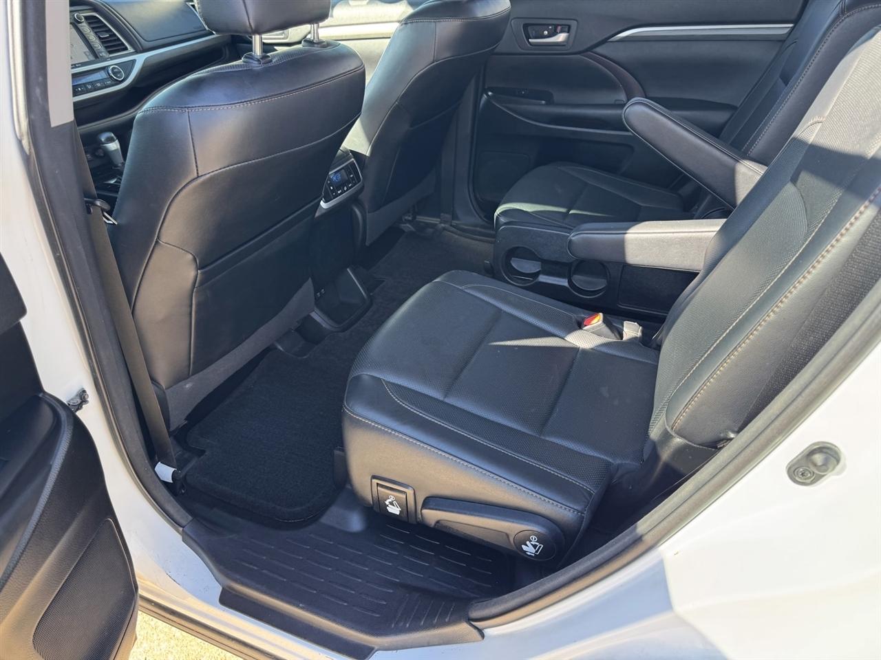 Toyota Highlander Limited FWD V6 2017