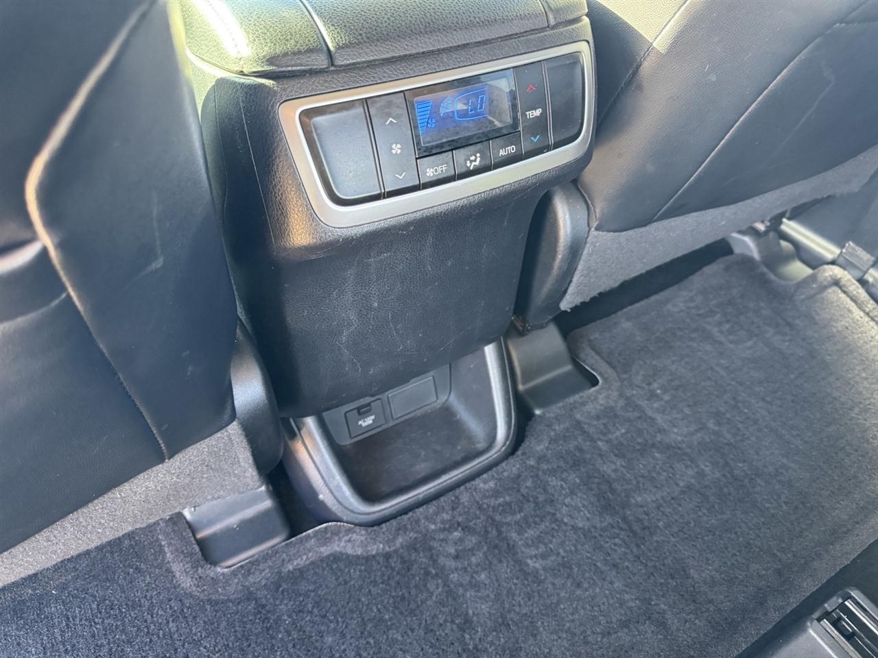 Toyota Highlander Limited FWD V6 2017
