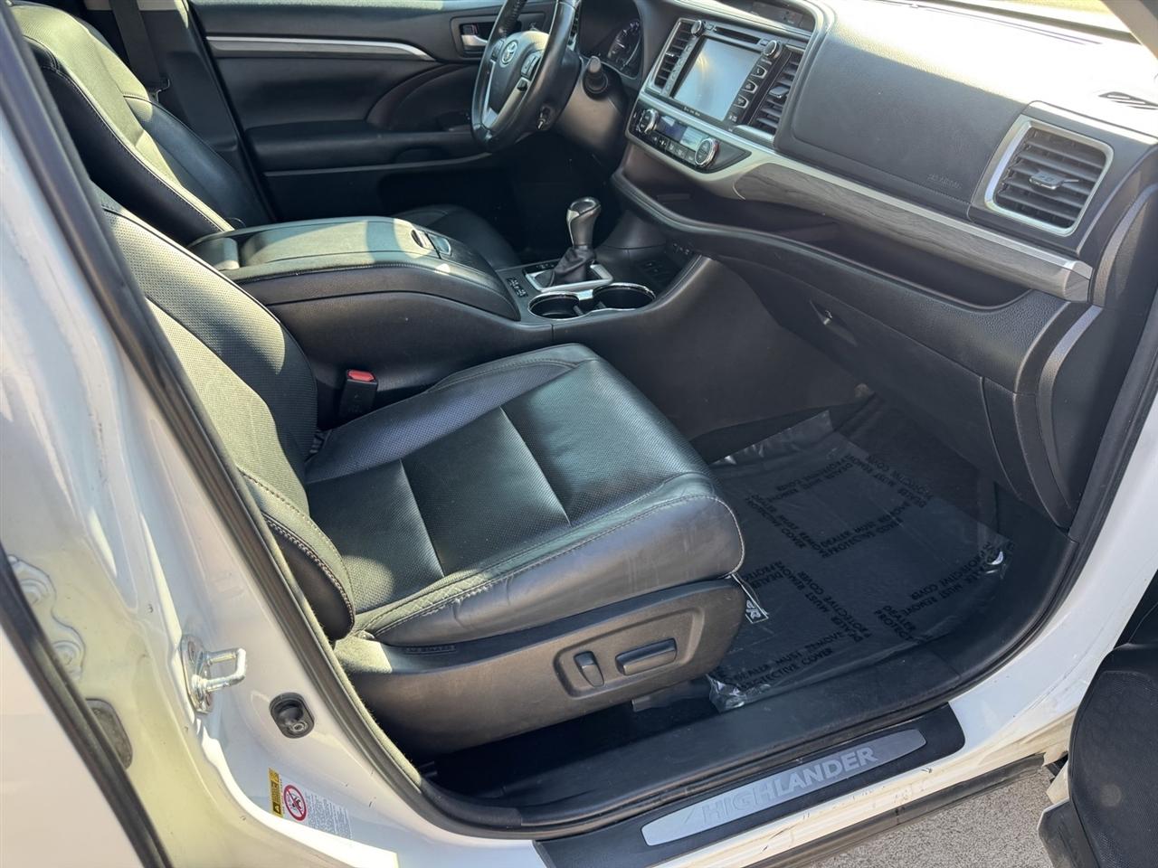 Toyota Highlander Limited FWD V6 2017