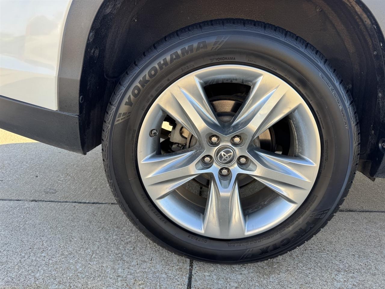 Toyota Highlander Limited FWD V6 2017