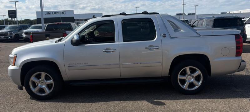 Chevrolet Avalanche Black Diamond LTZ 4D SUV 4WD 2013