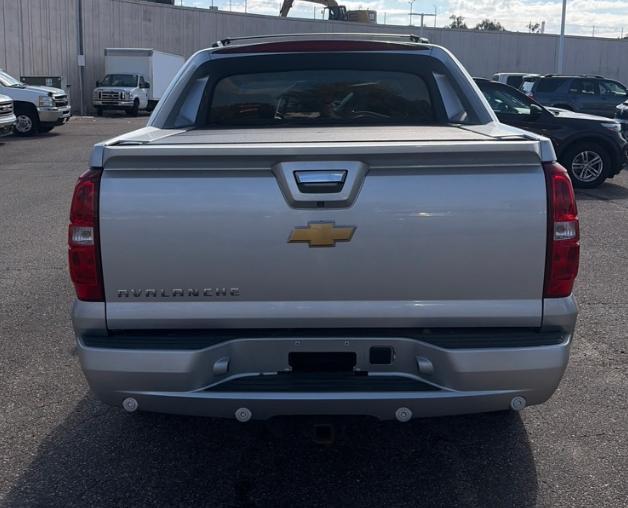 Chevrolet Avalanche Black Diamond LTZ 4D SUV 4WD 2013