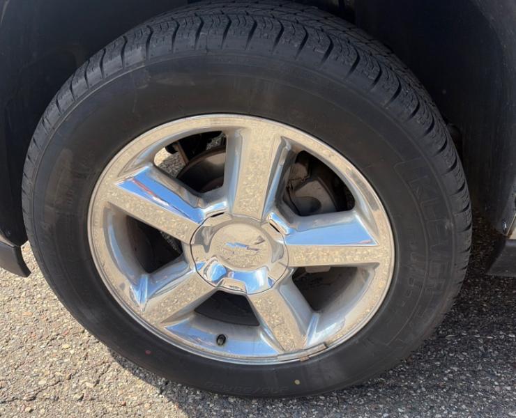 Chevrolet Avalanche Black Diamond LTZ 4D SUV 4WD 2013