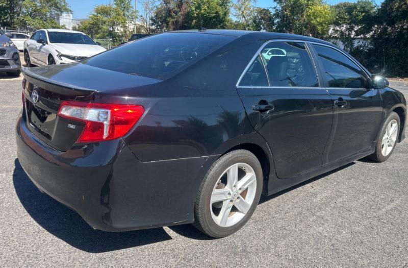 Toyota Camry SE 2013