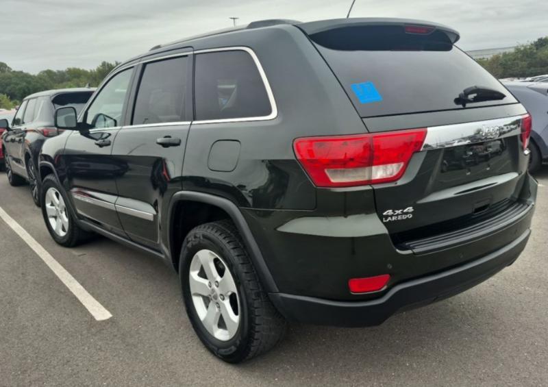 Jeep Grand Cherokee Laredo 4WD 2011