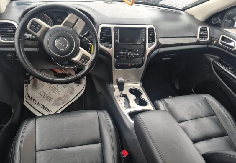 Jeep Grand Cherokee Laredo 4WD 2011