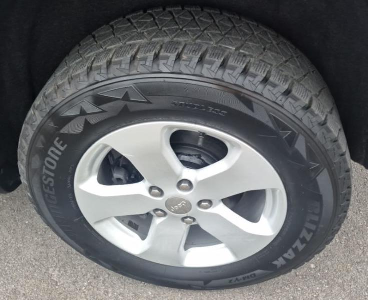 Jeep Grand Cherokee Laredo 4WD 2011