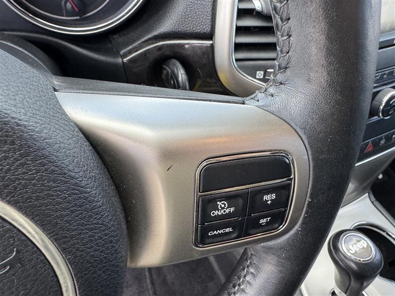 Jeep Grand Cherokee Laredo 4WD 2011