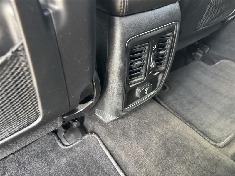Jeep Grand Cherokee Laredo 4WD 2011