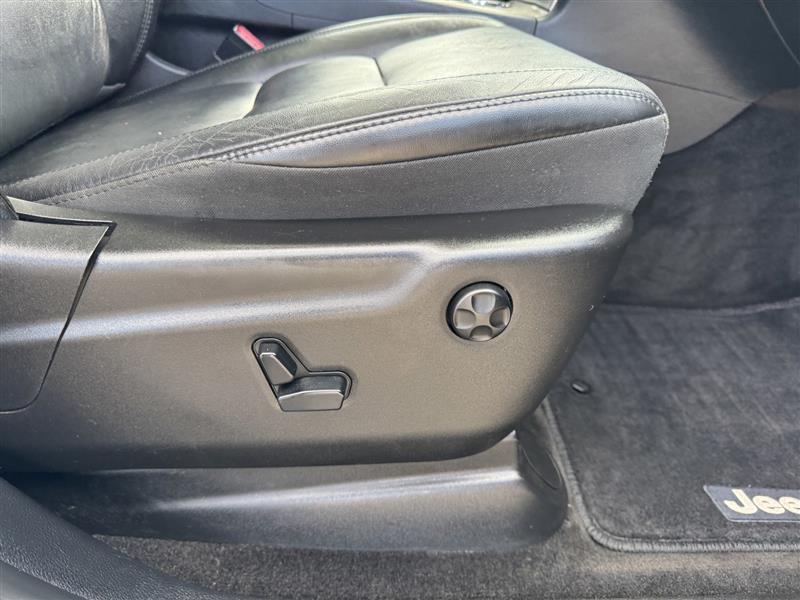 Jeep Grand Cherokee Laredo 4WD 2011