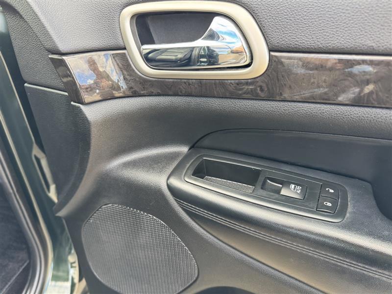 Jeep Grand Cherokee Laredo 4WD 2011