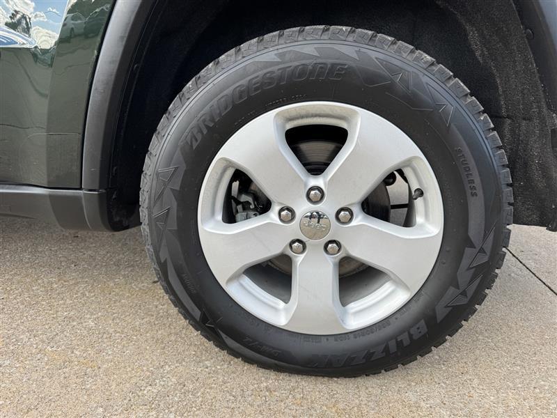 Jeep Grand Cherokee Laredo 4WD 2011
