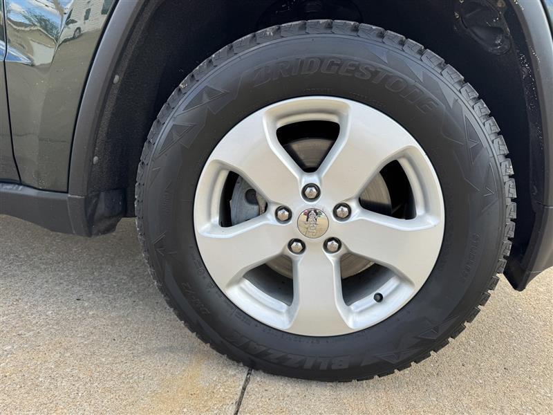 Jeep Grand Cherokee Laredo 4WD 2011