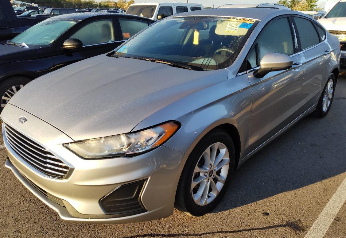 Ford Fusion SE FWD 2020