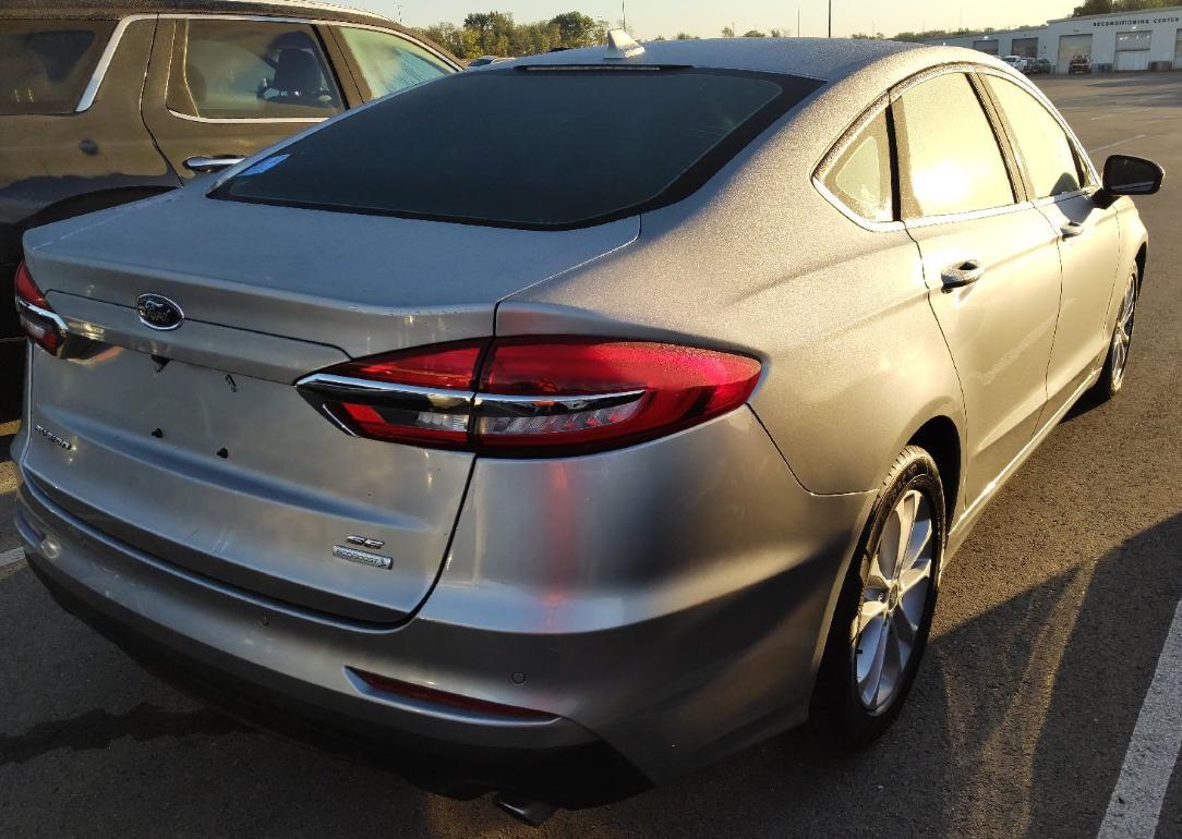 Ford Fusion SE FWD 2020